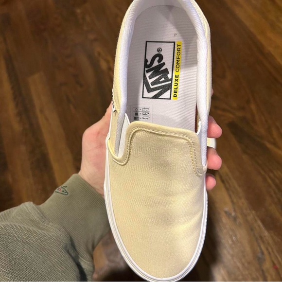 Vans - Picture 3 of 4